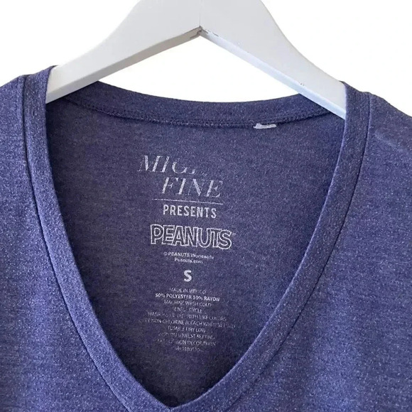 Mighty Fine Shirt Dark Blue Peanuts Characters V-Neck Lightweight SZ S #1372 - Picture 2 of 11